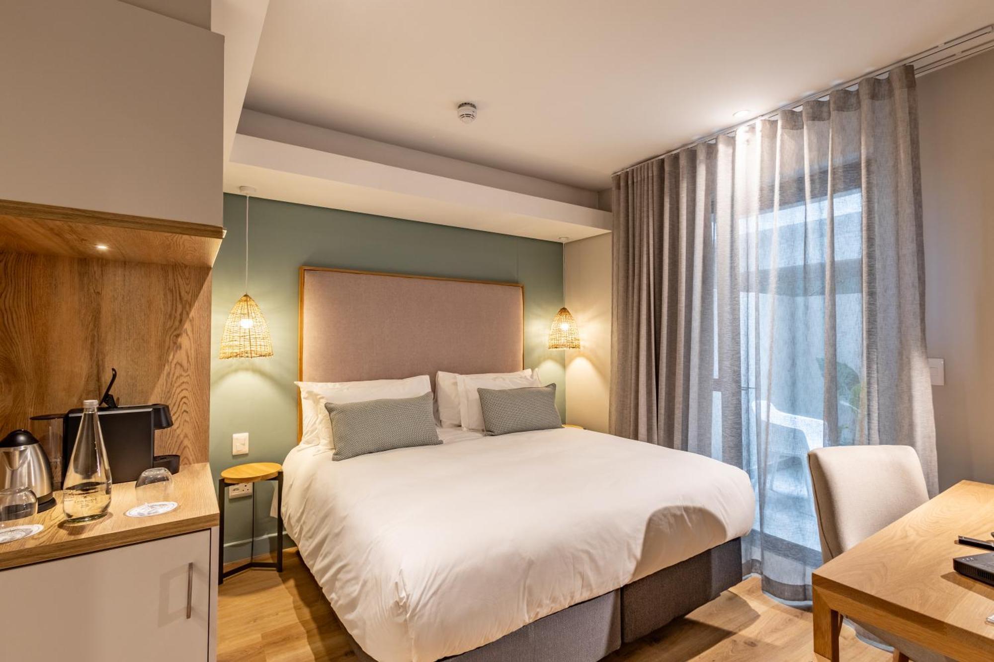 Plett Quarter Hotel - Lion Roars Hotels & Lodges プレッテンバーグ・ベイ エクステリア 写真