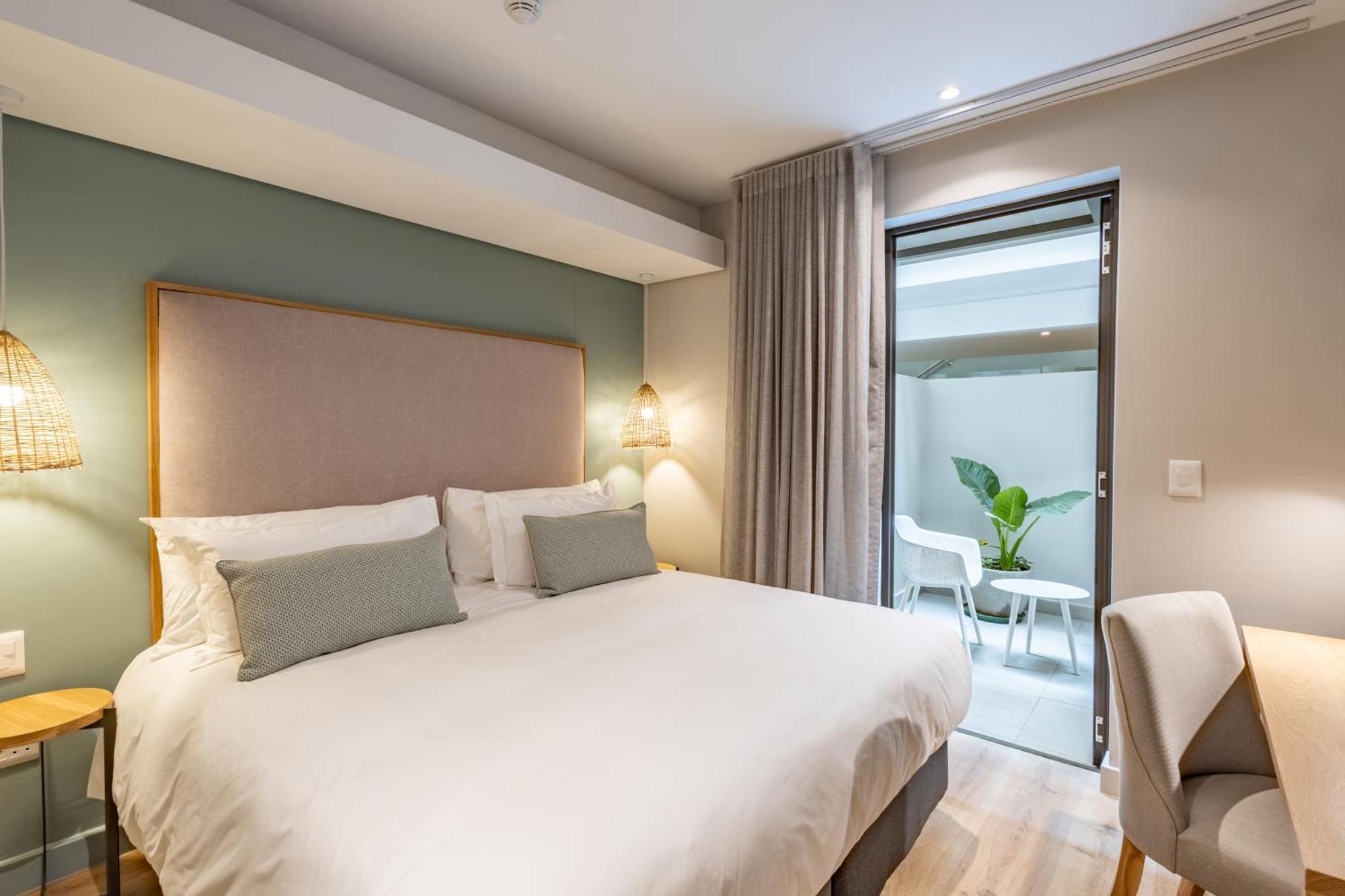 Plett Quarter Hotel - Lion Roars Hotels & Lodges プレッテンバーグ・ベイ エクステリア 写真