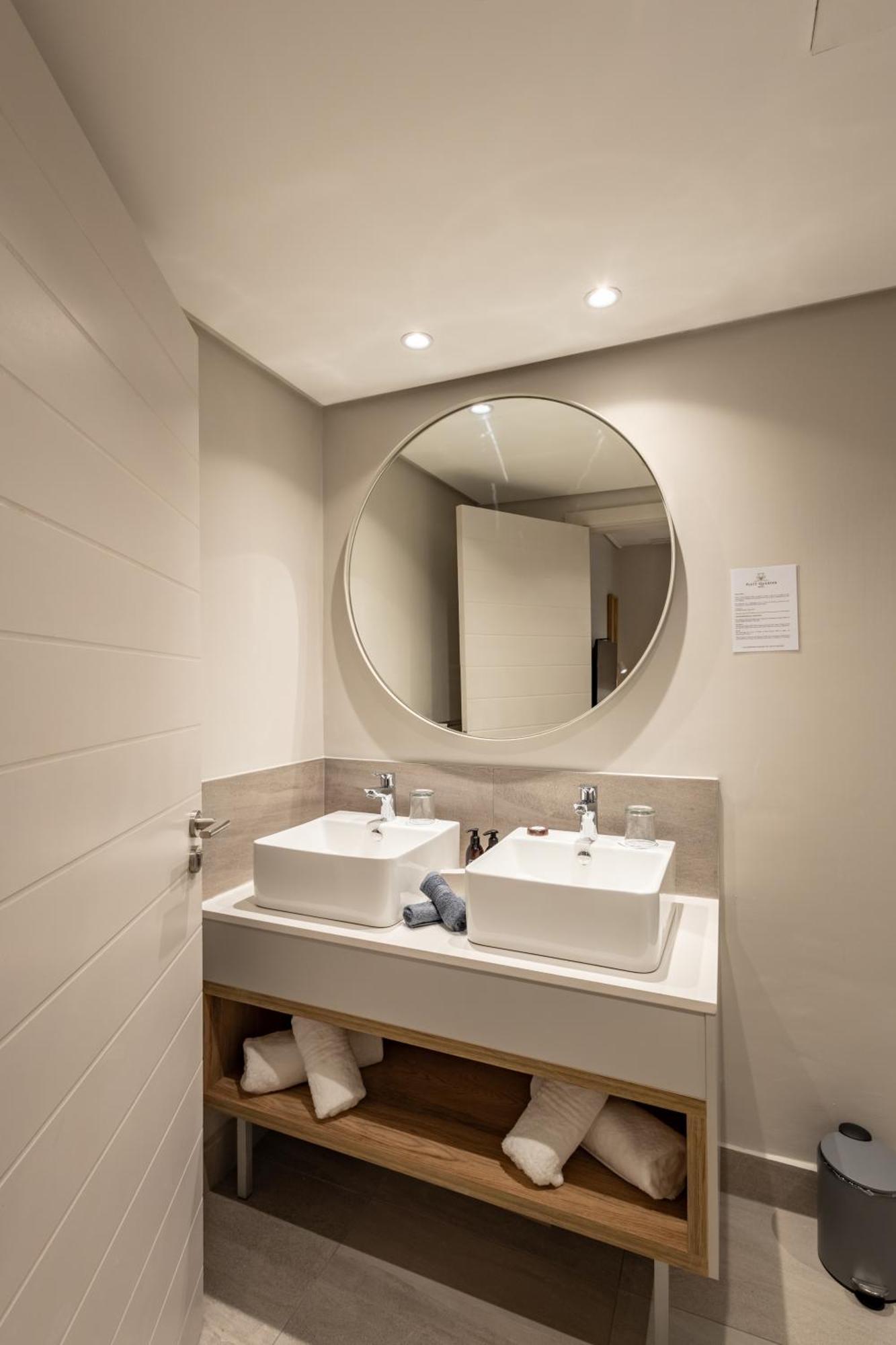 Plett Quarter Hotel - Lion Roars Hotels & Lodges プレッテンバーグ・ベイ エクステリア 写真