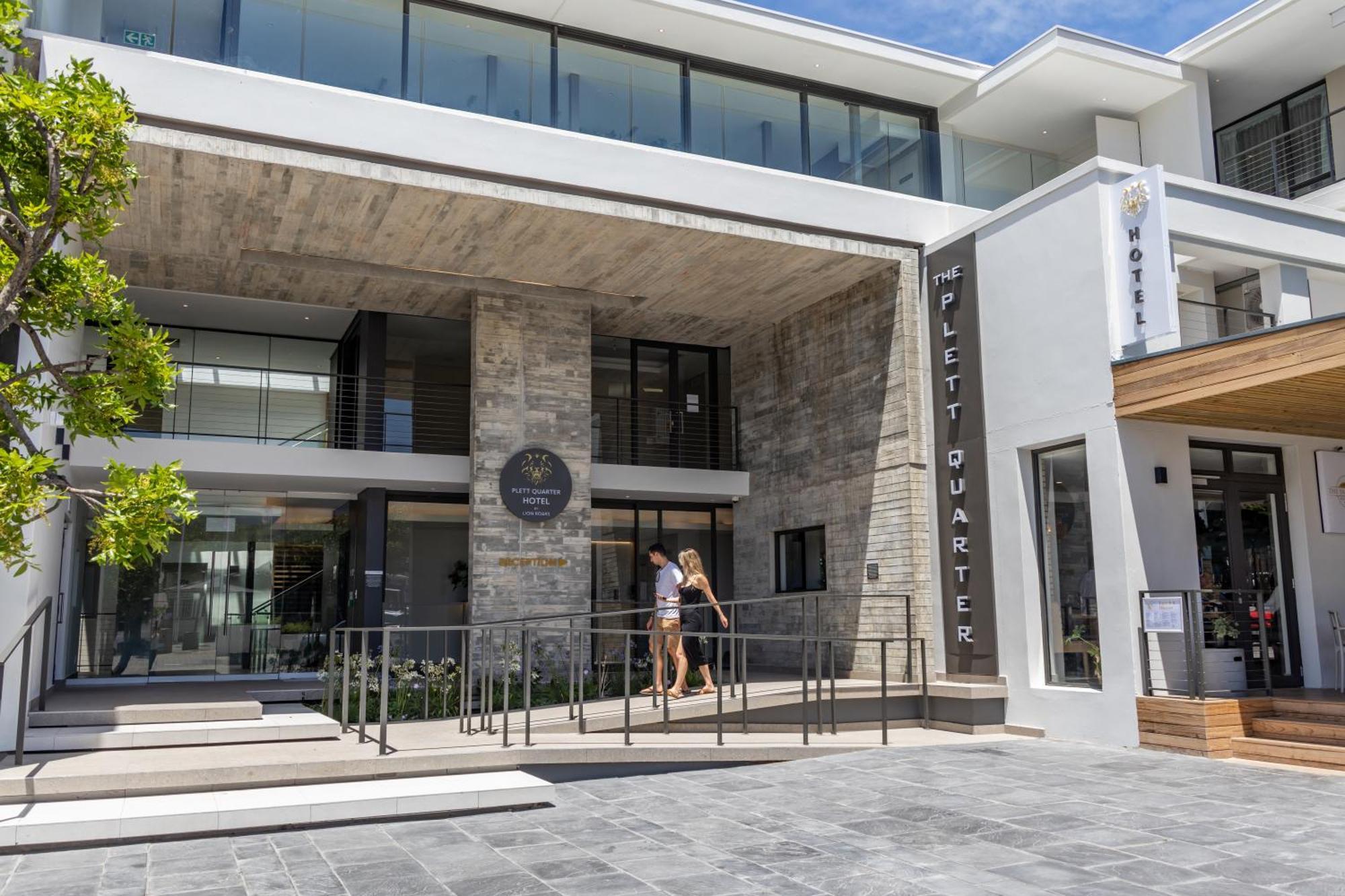 Plett Quarter Hotel - Lion Roars Hotels & Lodges プレッテンバーグ・ベイ エクステリア 写真